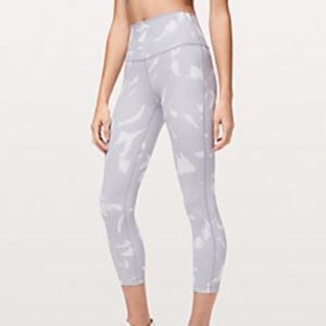 Lulu Lemon WunderUnder25"Full-On Luxtreme Size 8